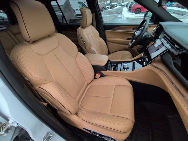 Used 2024 Jeep Grand Cherokee Summit image 20