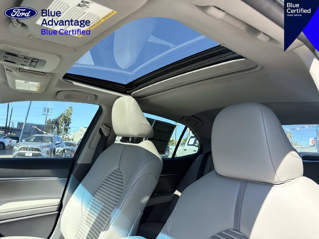 Used 2018 Toyota Camry SE w/ Moonroof Package FWD image 19