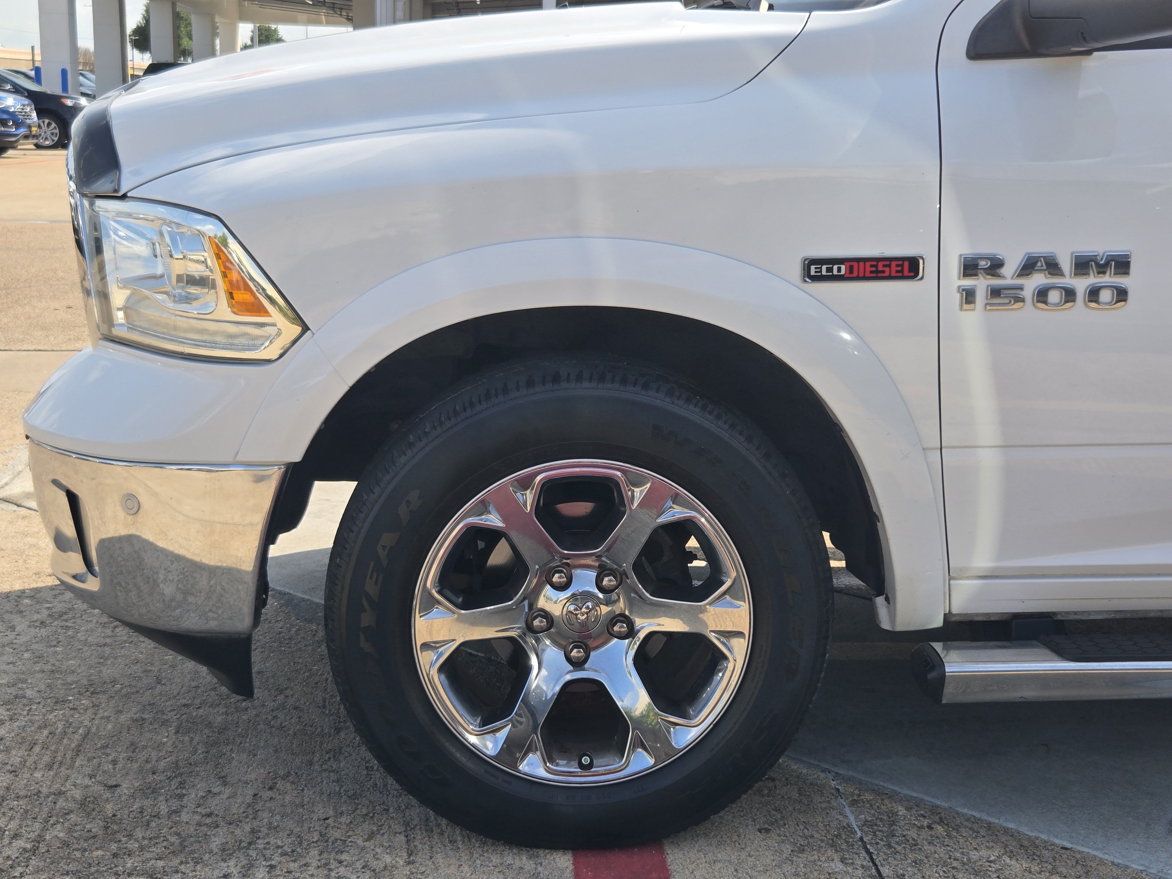 Used 2018 RAM 1500 Laramie AWD/4WD image 5