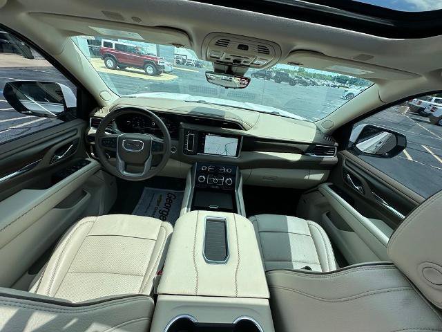 Used 2024 GMC Yukon Denali w/ Advanced Technology Package AWD/4WD image 5