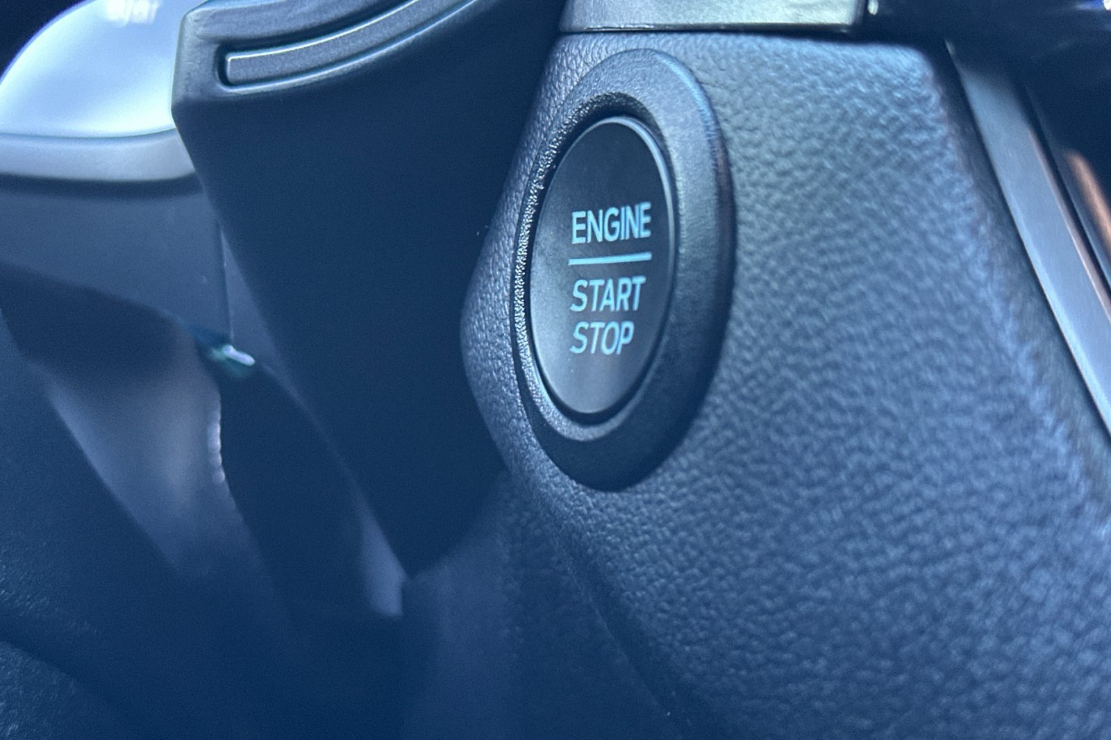 Certified 2025 Ford Escape Active FWD image 23