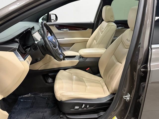 Used 2019 Cadillac XT5 Luxury FWD image 14