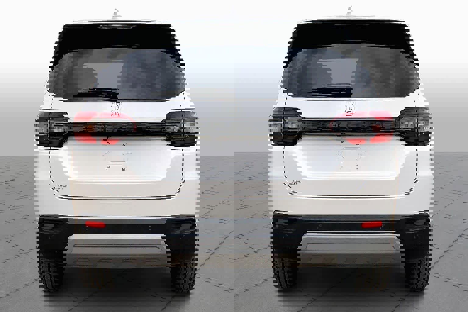 Used 2025 Honda Pilot EX-L image 2