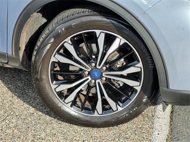 Certified 2022 Ford Escape SE w/ SE Sport Appearance Package image 12