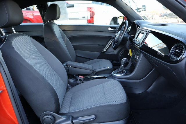 Used 2019 Volkswagen Beetle 2.0T S image 17