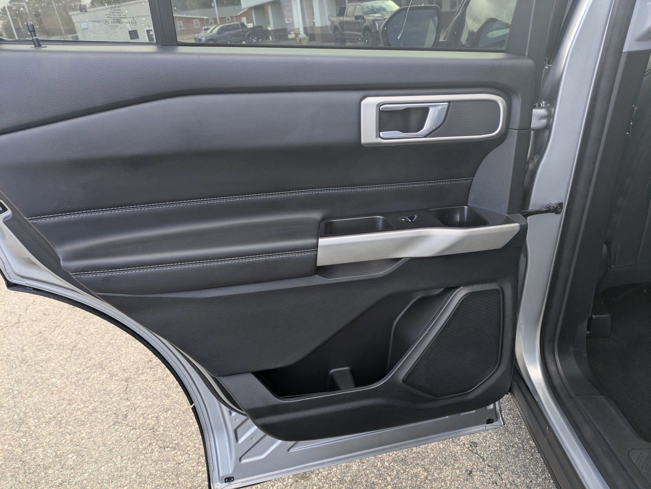 Certified 2022 Ford Explorer XLT w/ Equipment Group 202A image 26