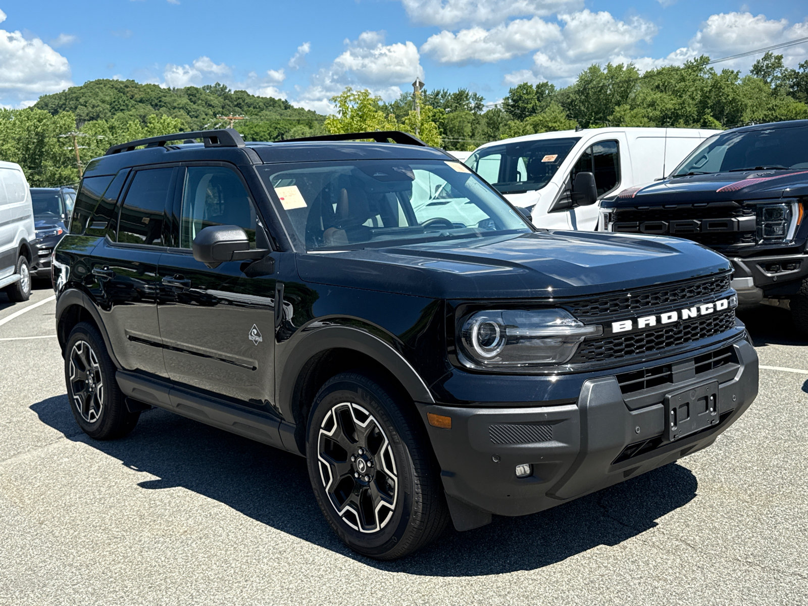 Certified 2025 Ford Bronco Sport Outer Banks w/ Outer Banks Tech Package+ AWD/4WD image 1