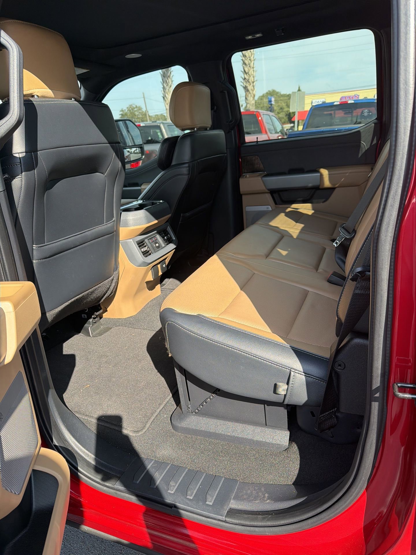 Certified 2024 Ford F250 Lariat w/ Lariat Ultimate Package image 15