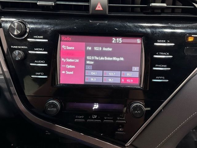 Used 2018 Toyota Camry SE w/ Moonroof Package image 24