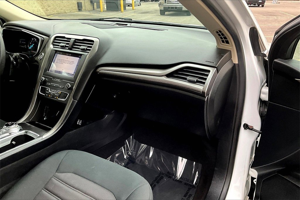Certified 2019 Ford Fusion SE image 15