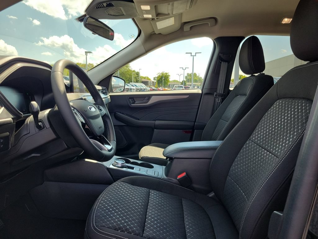 Certified 2023 Ford Escape Active AWD/4WD image 18