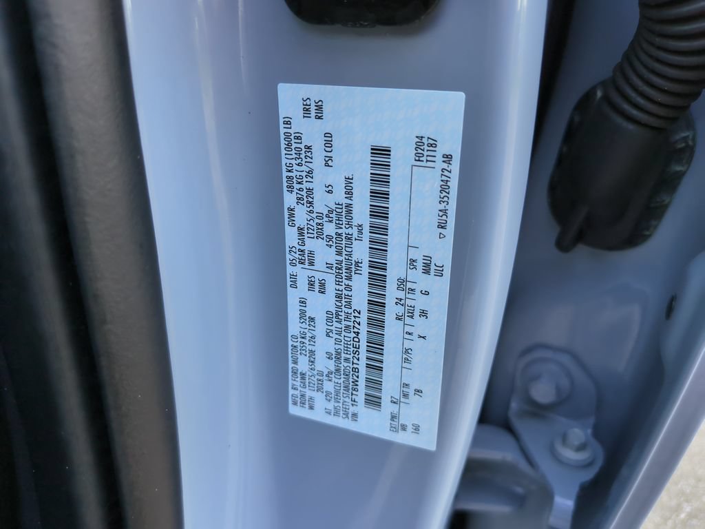Certified 2025 Ford F250 Platinum w/ FX4 Off-Road Package AWD/4WD image 36