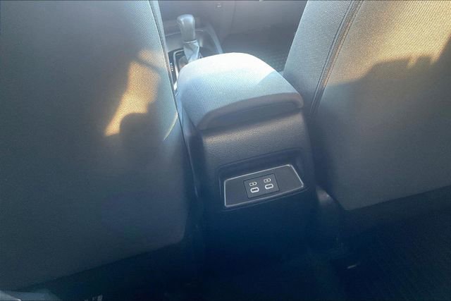Used 2025 Toyota Corolla LE image 33
