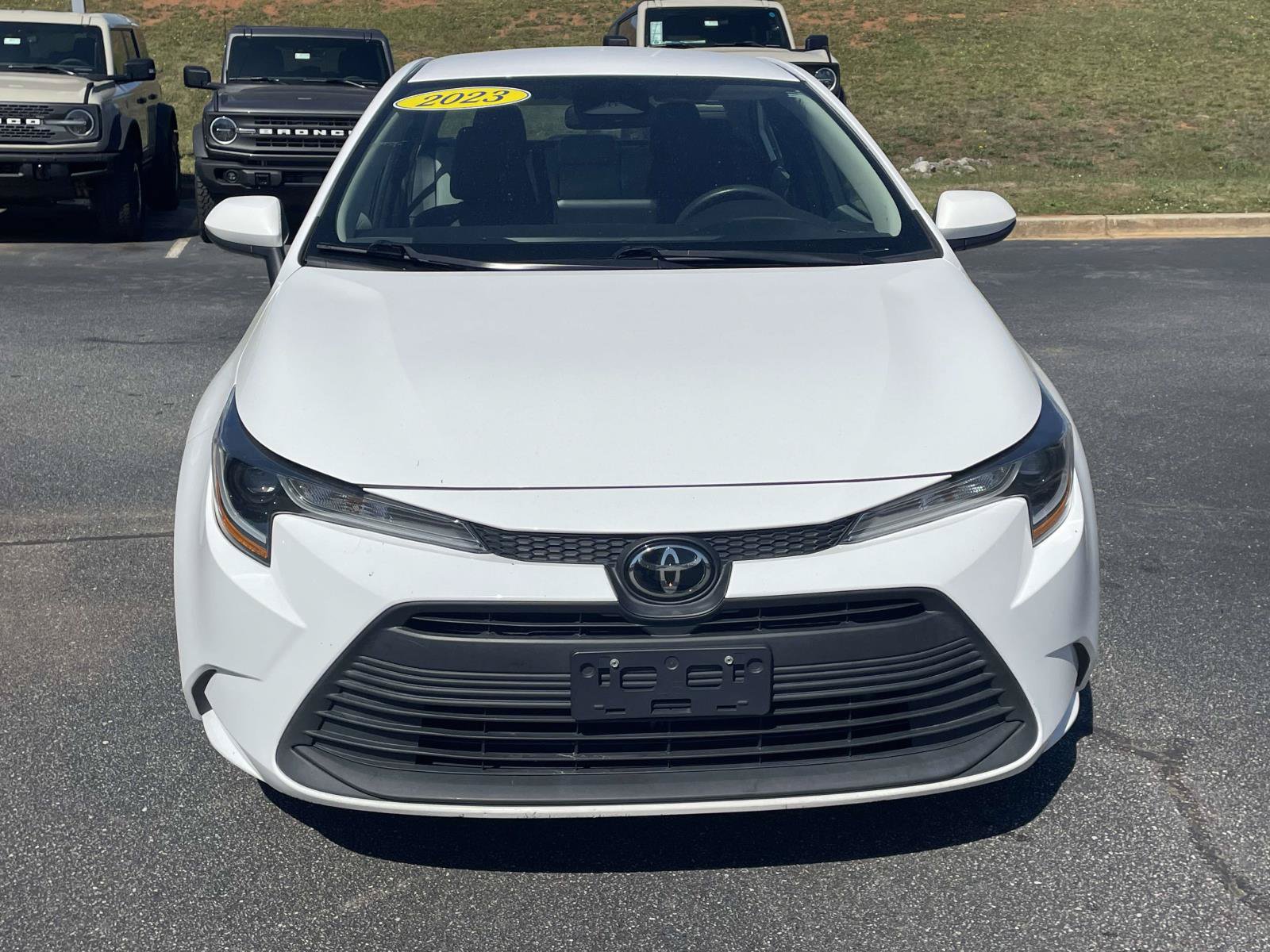 Used 2023 Toyota Corolla LE FWD video 2