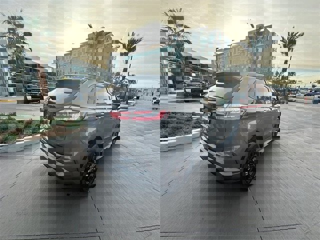 Certified 2024 Ford Edge SE w/ Black Appearance Package image 5