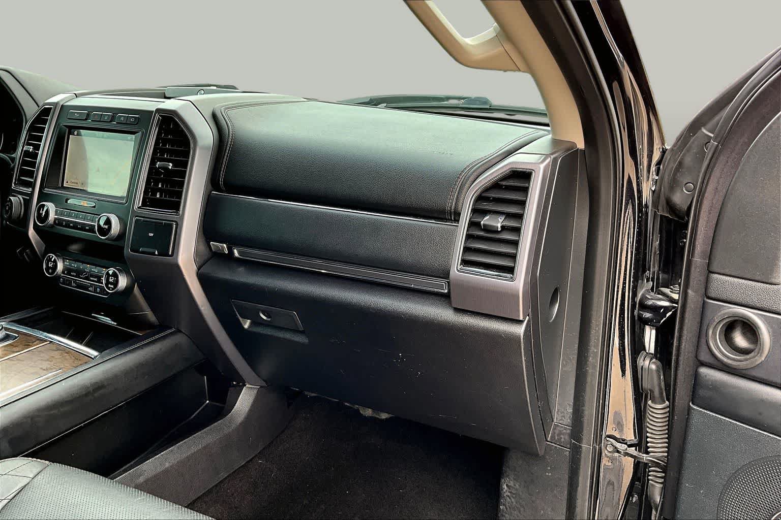 Certified 2019 Ford Expedition Platinum RWD image 18
