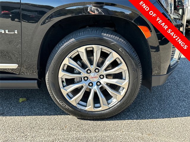 Used 2022 GMC Yukon XL Denali image 12