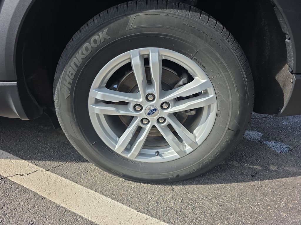 Certified 2024 Ford Explorer XLT w/ Equipment Group 202A image 15