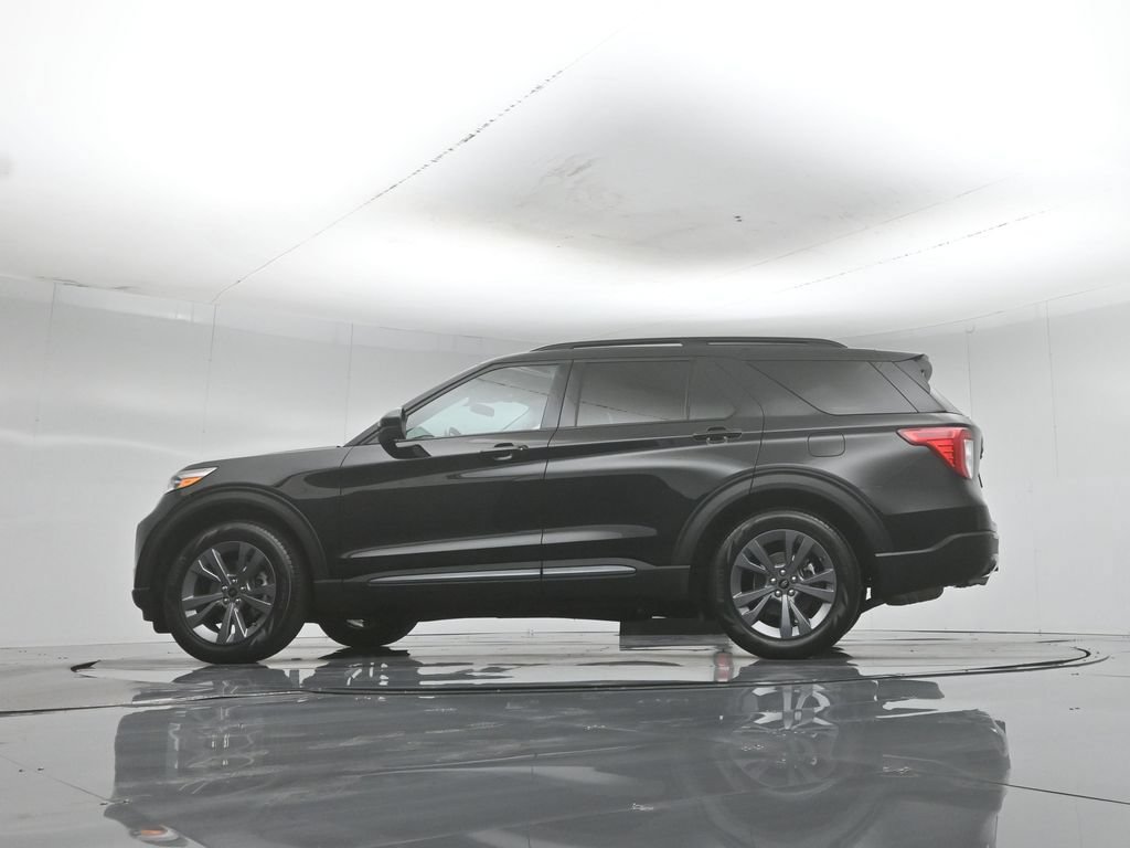 Certified 2023 Ford Explorer XLT w/ Equipment Group 202A RWD image 55