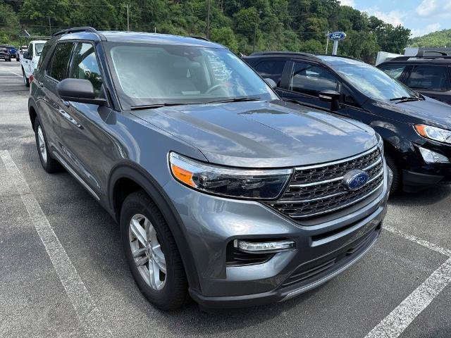 Certified 2023 Ford Explorer XLT w/ Equipment Group 202A AWD/4WD image 1
