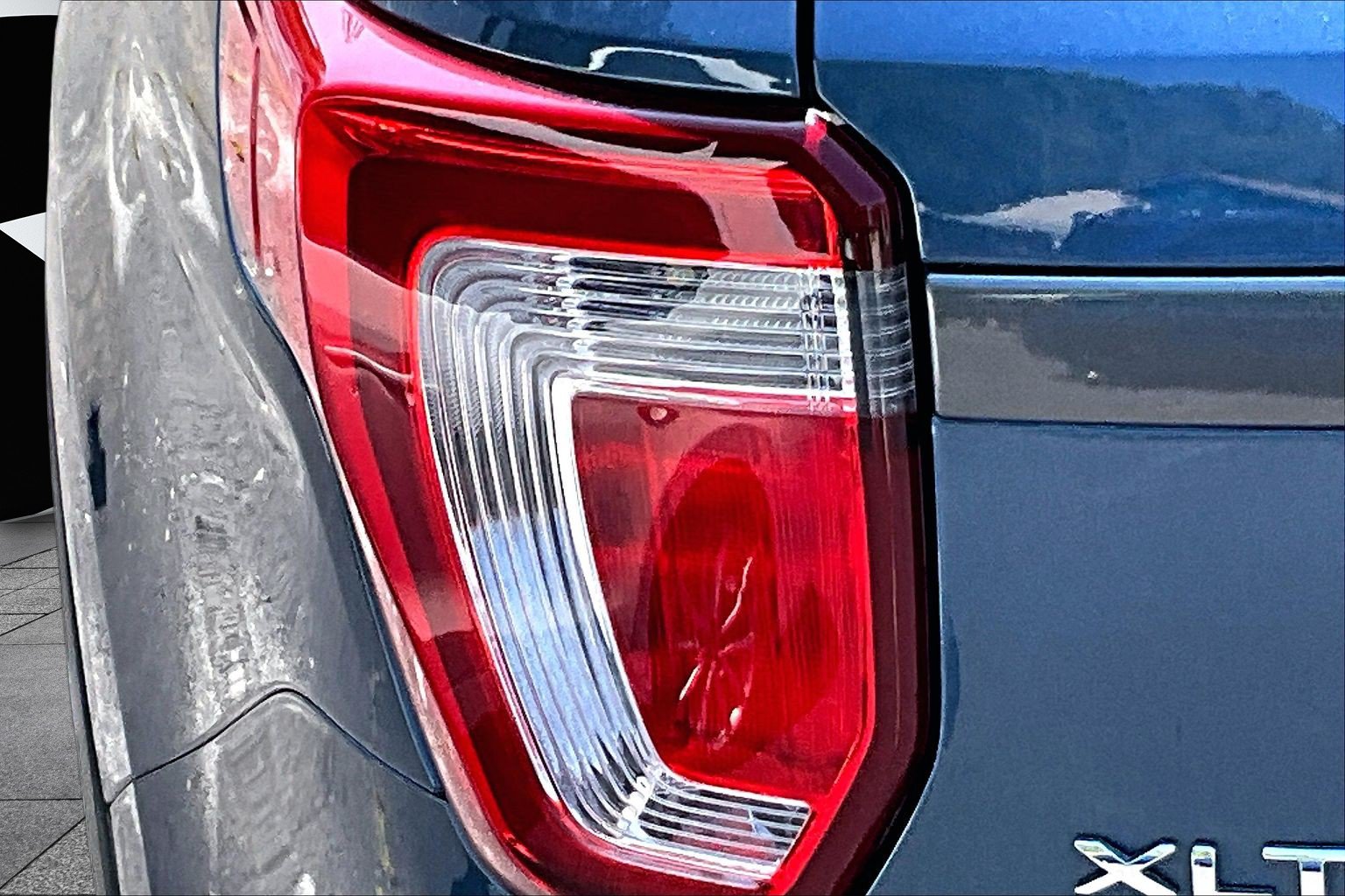 Certified 2018 Ford Explorer XLT w/ Equipment Group 202A AWD/4WD image 31