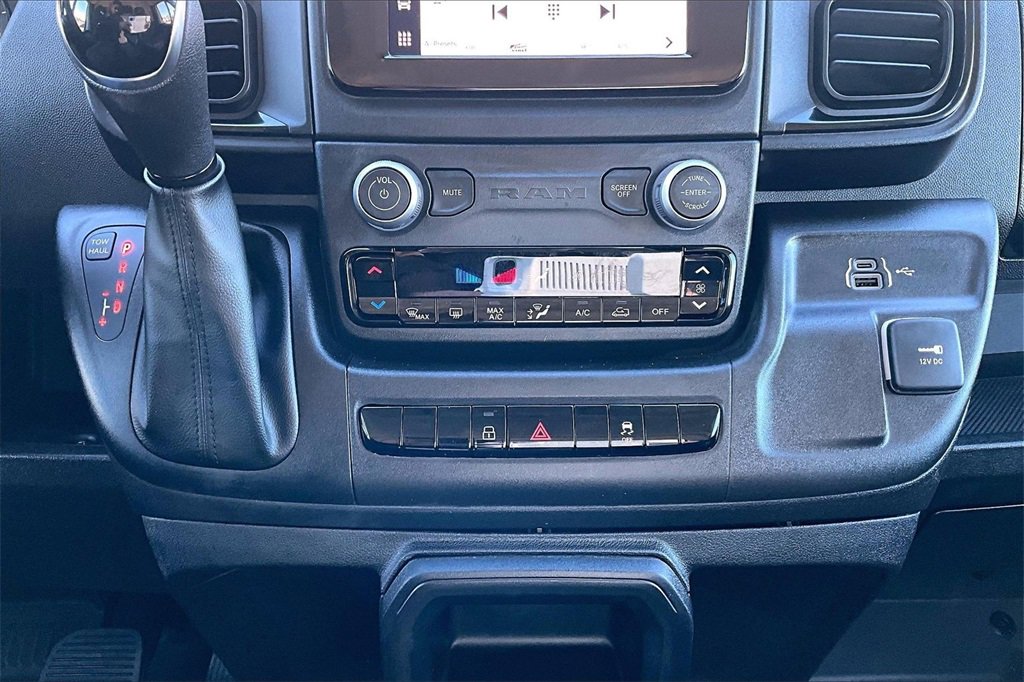 Used 2024 RAM ProMaster 2500 w/ Convenience Group image 29