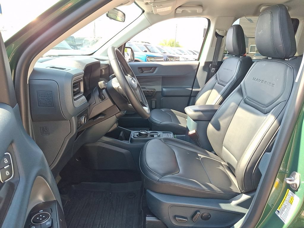 Certified 2025 Ford Maverick Lariat w/ Black Appearance Package AWD/4WD image 14