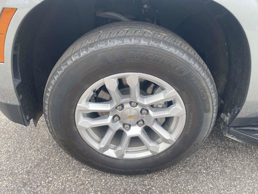 Used 2025 Chevrolet Tahoe LT AWD/4WD image 4