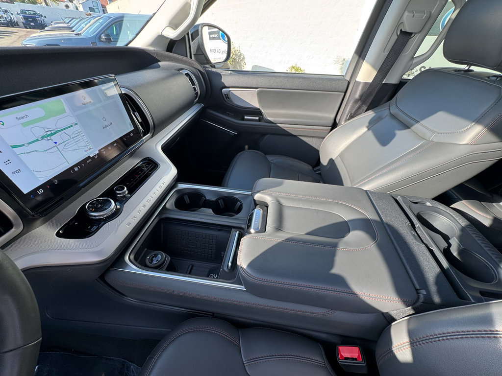 Certified 2025 Ford Expedition Active AWD/4WD image 19