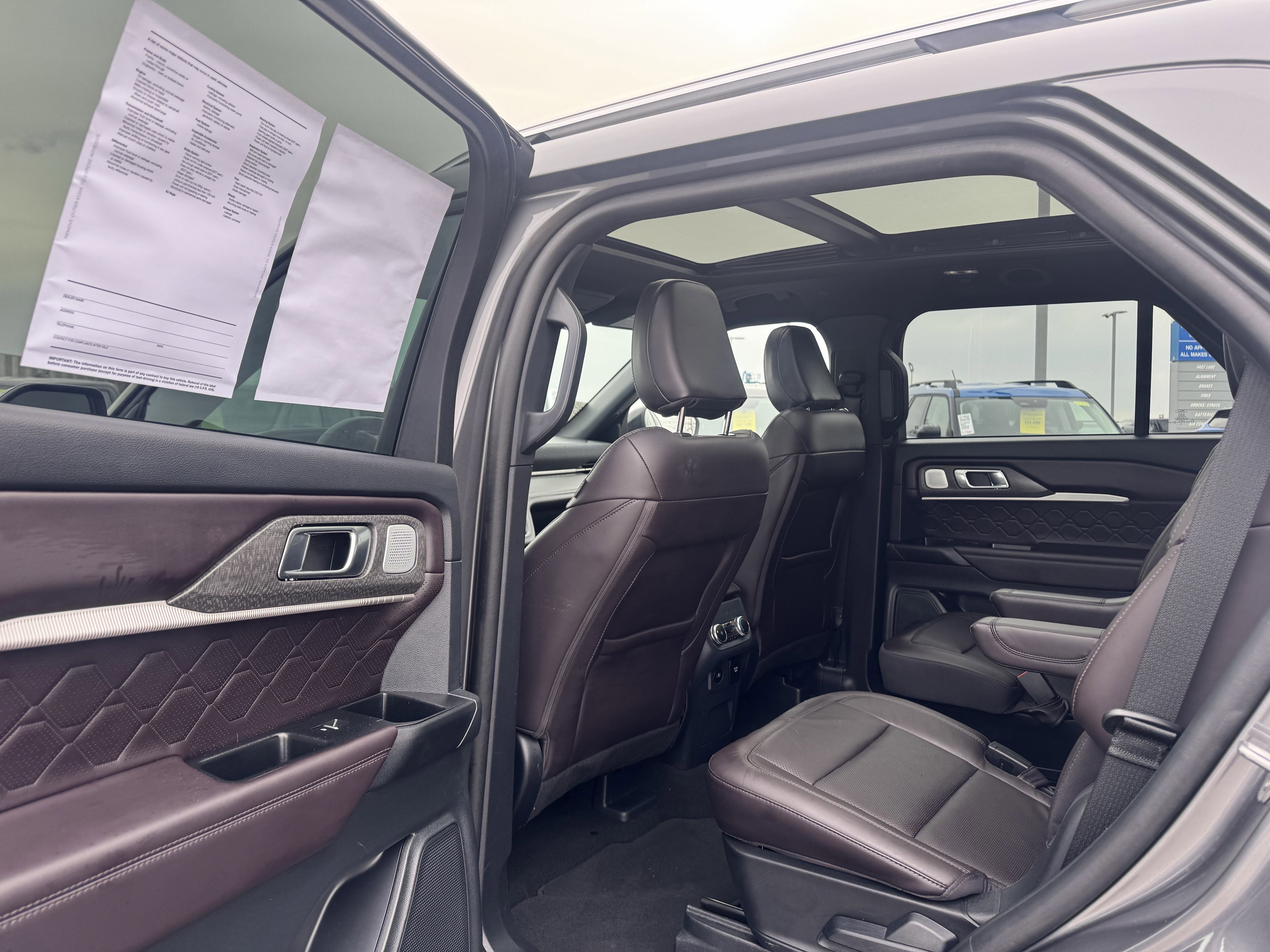 Certified 2025 Ford Explorer Platinum w/ LUX Leather Package image 19