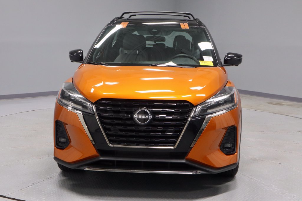 Used 2024 Nissan Kicks SR w/ SR Premium Package FWD image 6