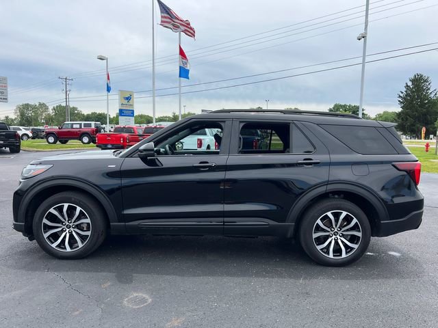 Certified 2025 Ford Explorer ST-Line AWD/4WD image 4