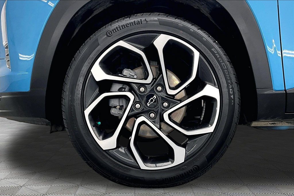 Used 2025 Chevrolet Trax RS w/ Driver Confidence Package FWD image 9