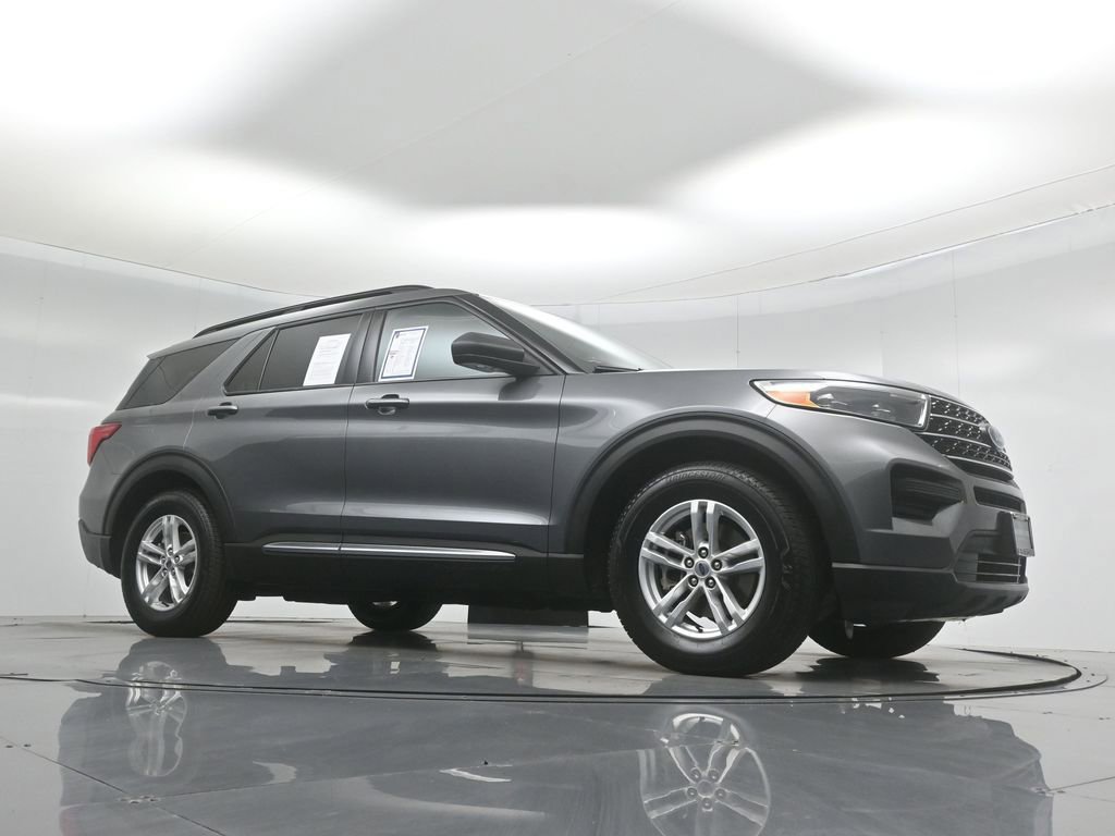 Certified 2022 Ford Explorer XLT image 4