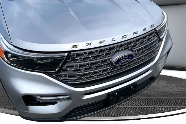 Certified 2023 Ford Explorer XLT w/ Equipment Group 202A AWD/4WD image 32