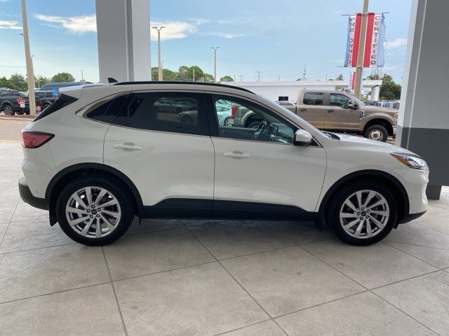 Certified 2022 Ford Escape Titanium w/ Titanium Elite Package image 2