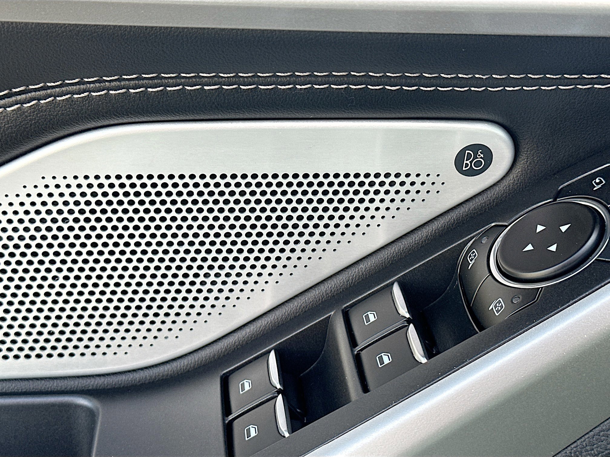 Certified 2022 Ford Explorer Limited w/ Limited Technology Package image 19