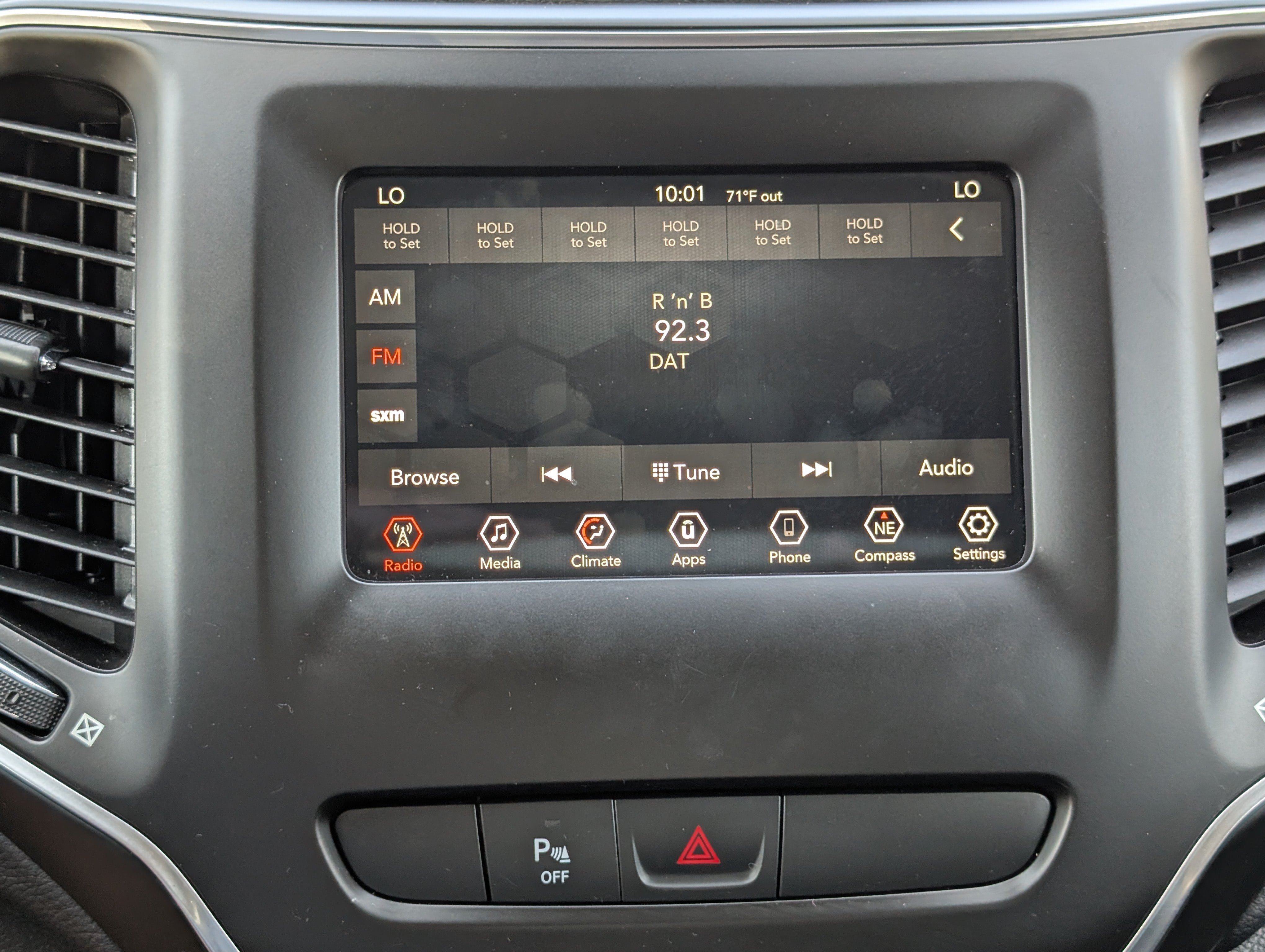 Used 2020 Jeep Cherokee Latitude Plus FWD image 27