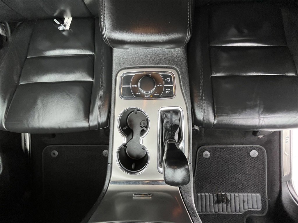 Used 2021 Jeep Grand Cherokee Limited image 14