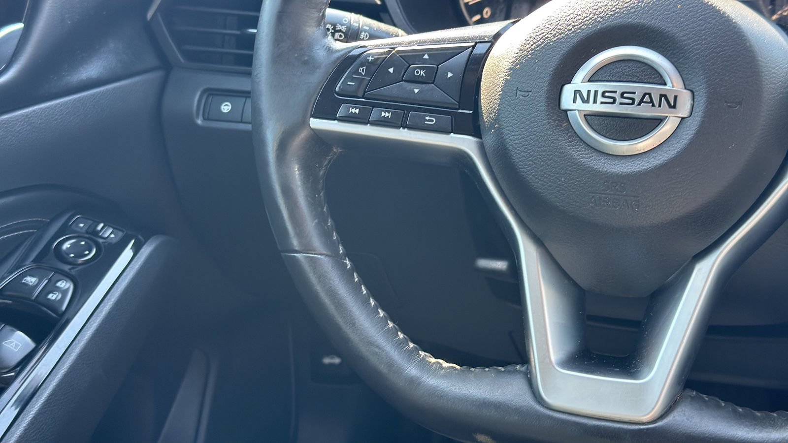 Used 2022 Nissan Altima 2.5 SL FWD image 14