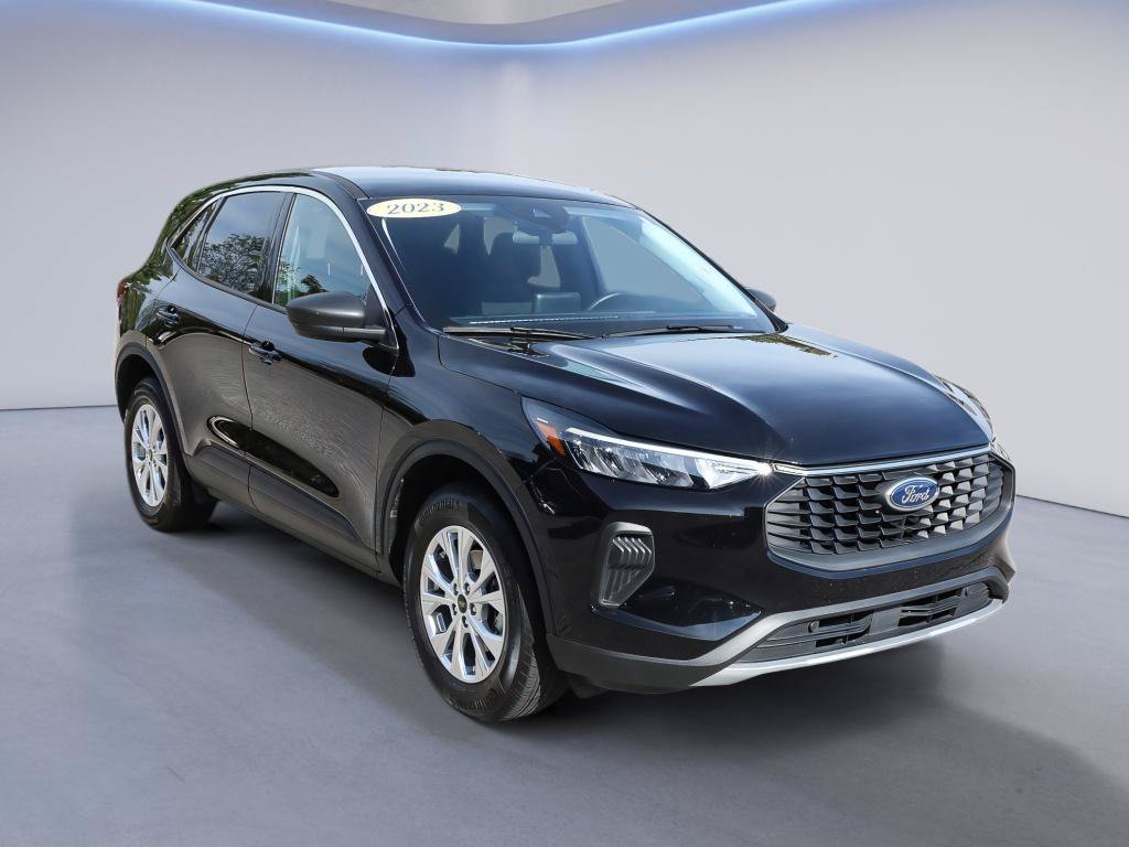 Certified 2023 Ford Escape Active AWD/4WD image 2