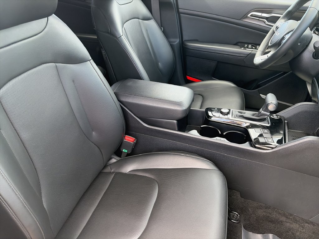 Used 2025 Kia Sportage EX w/ Premium Package FWD image 33