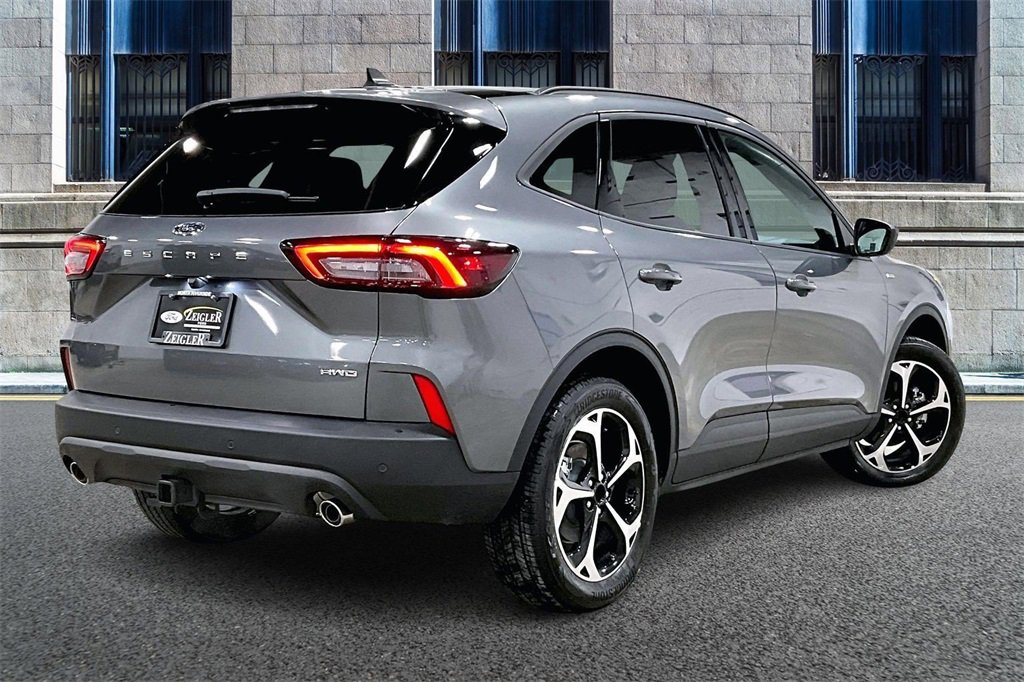 Certified 2025 Ford Escape ST-Line Select w/ Tech Pack #1 image 11