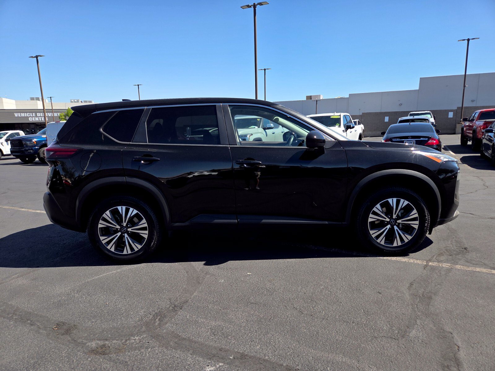 Used 2023 Nissan Rogue SV FWD image 7