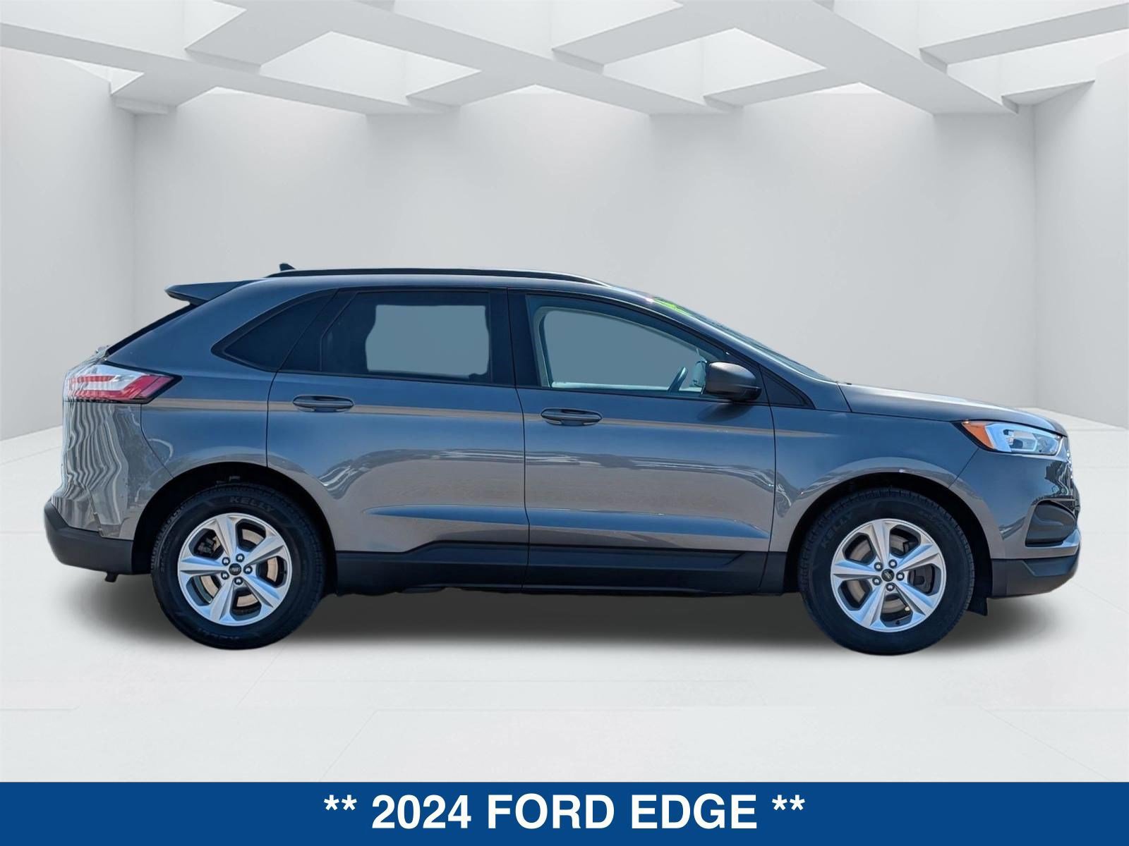 Certified 2024 Ford Edge SE image 6
