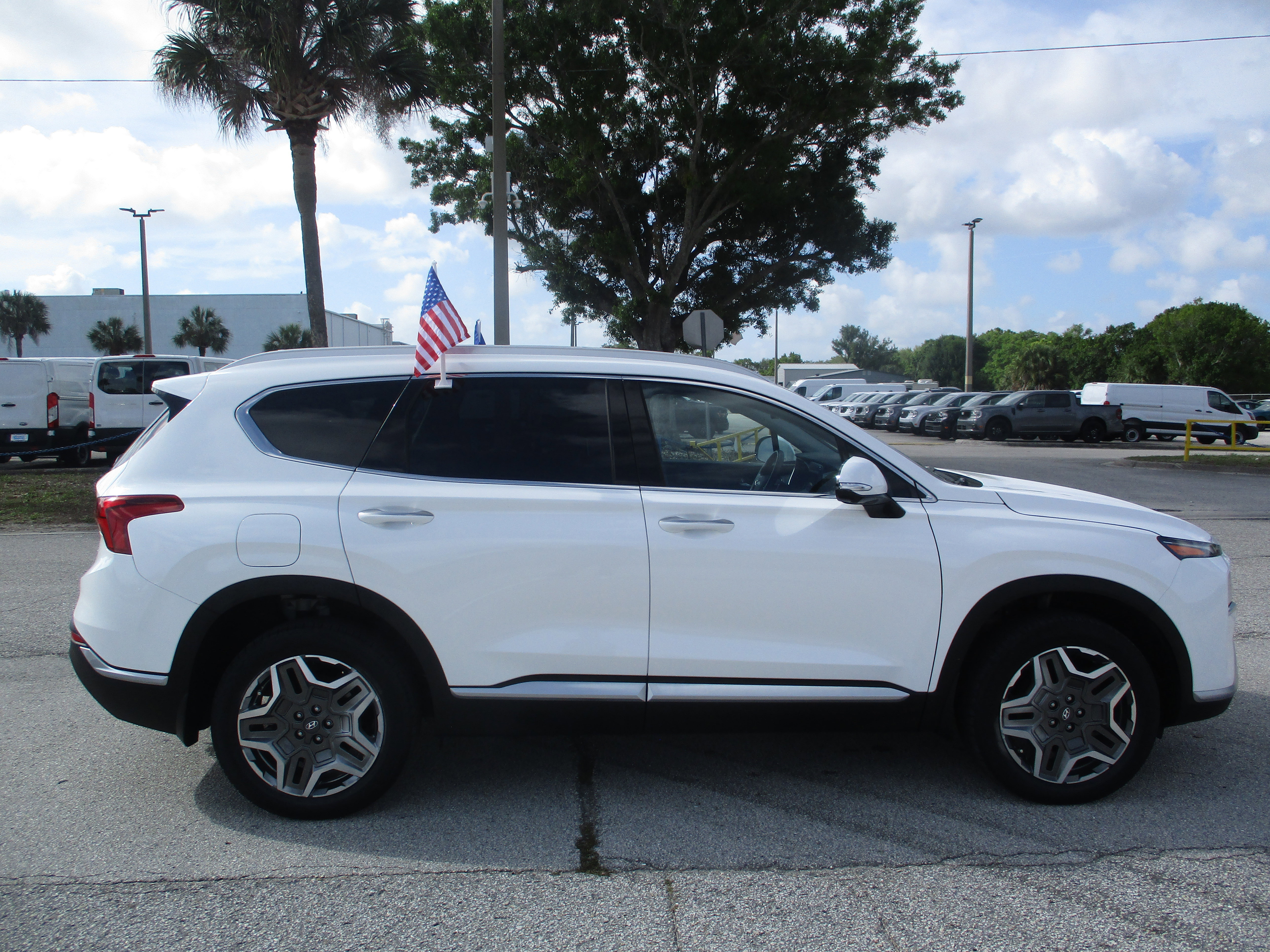Used 2023 Hyundai Santa Fe Limited AWD/4WD image 6