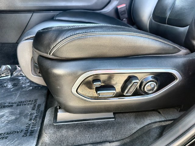 Used 2021 Jeep Grand Cherokee L Overland w/ Luxury Tech Group IV AWD/4WD image 12