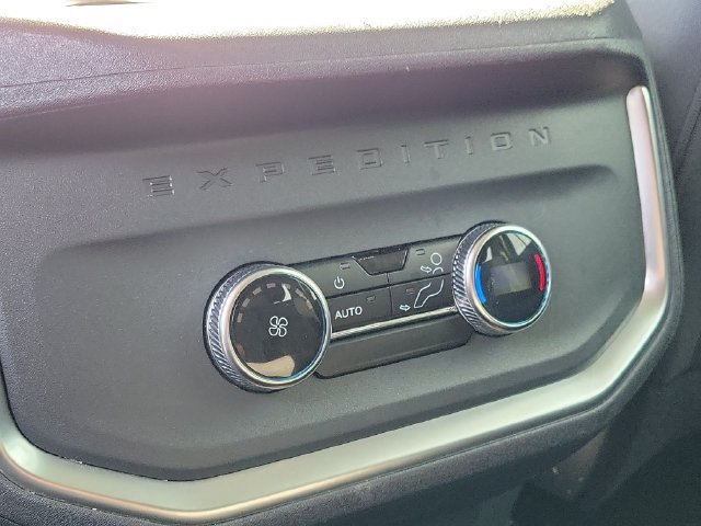 Certified 2025 Ford Expedition Active AWD/4WD image 29