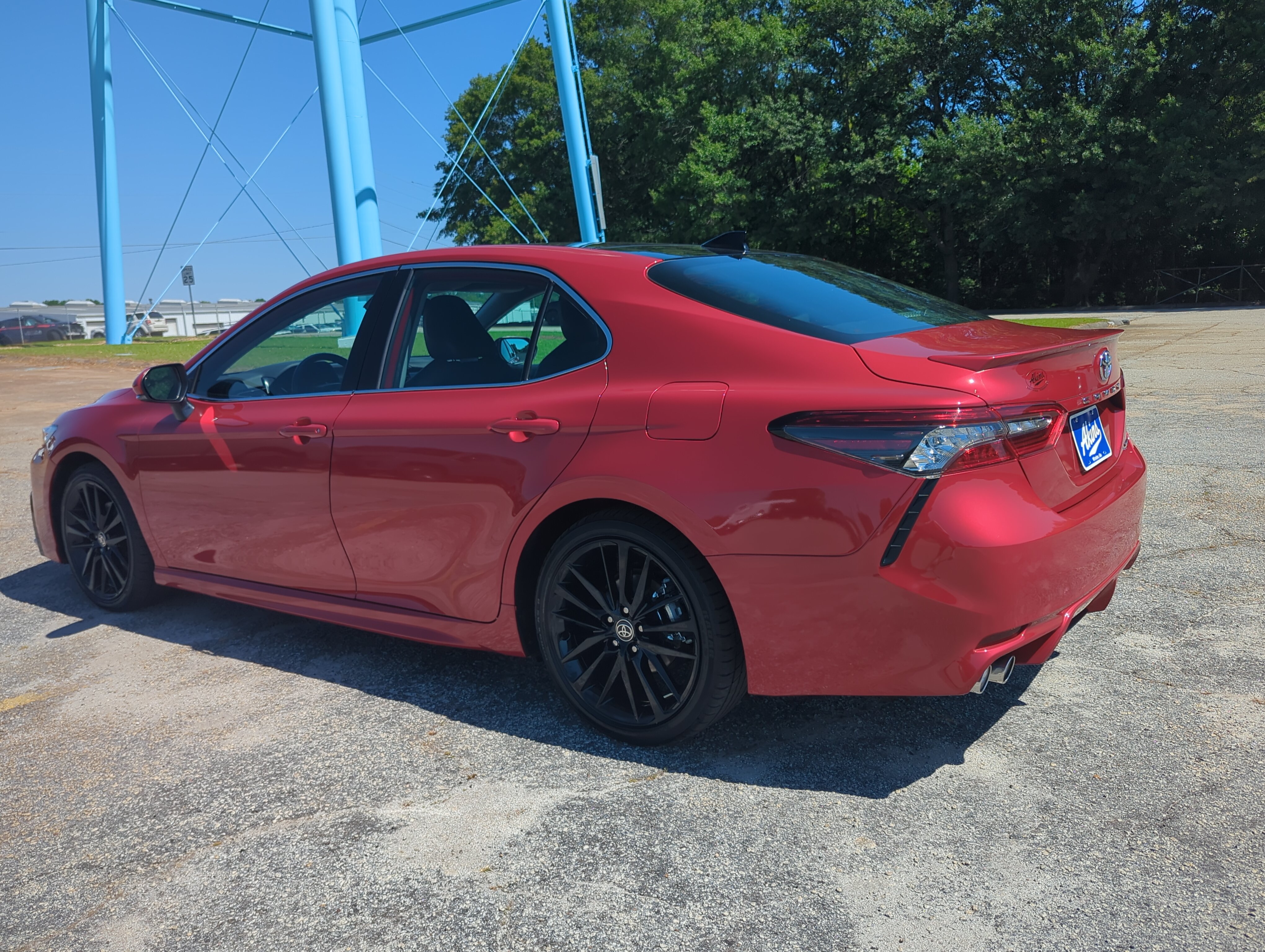 Used 2022 Toyota Camry XSE FWD image 5