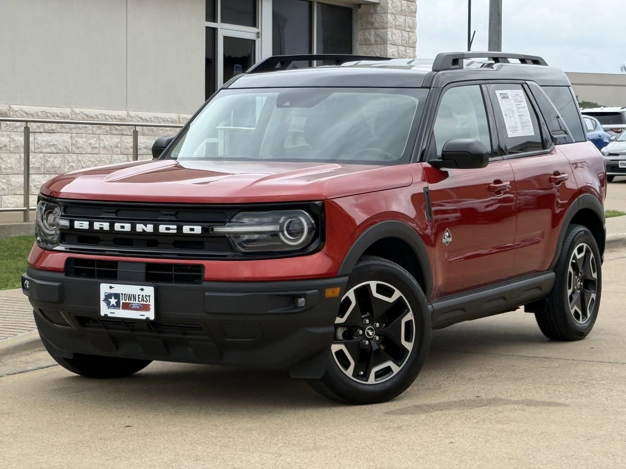 Certified 2024 Ford Bronco Sport Outer Banks w/ Tech Package image 2